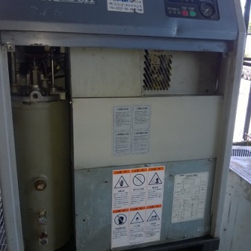 Máy nén khí trục vít Kobelco Airmate March 11 kW có tách ẩm